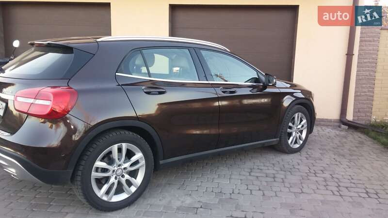 Mercedes-Benz GLA-Class 2015