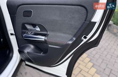 Позашляховик / Кросовер Mercedes-Benz GLA-Class 2021 в 