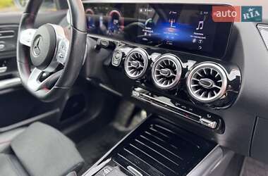 Позашляховик / Кросовер Mercedes-Benz GLA-Class 2021 в 