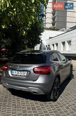 Позашляховик / Кросовер Mercedes-Benz GLA-Class 2018 в 