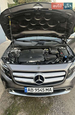 Позашляховик / Кросовер Mercedes-Benz GLA-Class 2015 в 