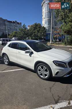 Позашляховик / Кросовер Mercedes-Benz GLA-Class 2015 в 