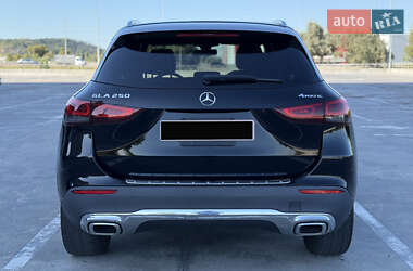 Внедорожник / Кроссовер Mercedes-Benz GLA-Class 2020 в 