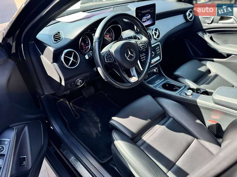 Внедорожник / Кроссовер Mercedes-Benz GLA-Class 2019 в Кривом Роге