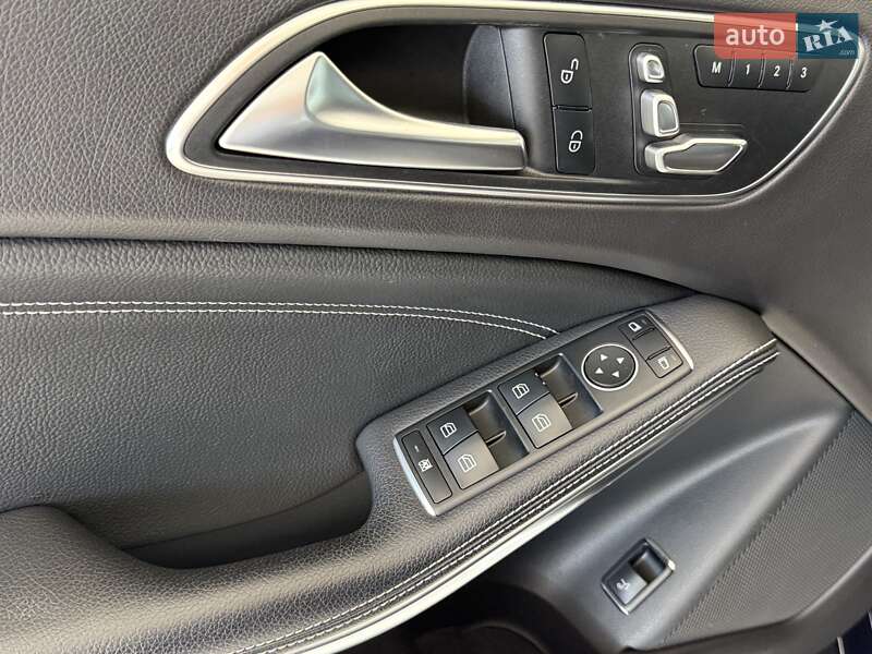 Внедорожник / Кроссовер Mercedes-Benz GLA-Class 2019 в Одессе