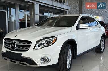 Позашляховик / Кросовер Mercedes-Benz GLA-Class 2019 в 
