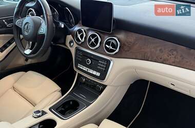 Позашляховик / Кросовер Mercedes-Benz GLA-Class 2019 в 