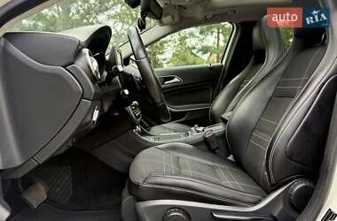 Позашляховик / Кросовер Mercedes-Benz GLA-Class 2015 в 