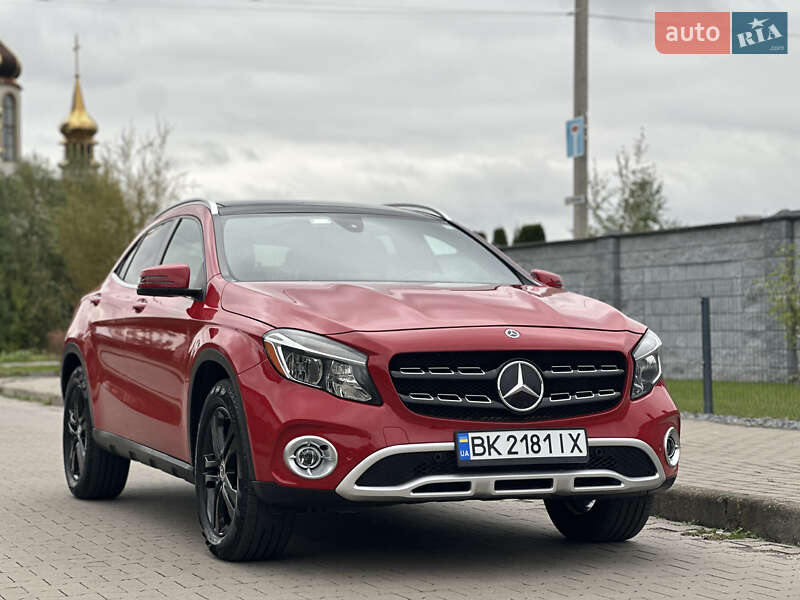 Внедорожник / Кроссовер Mercedes-Benz GLA-Class 2018 в Ровно