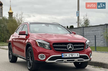 Позашляховик / Кросовер Mercedes-Benz GLA-Class 2018 в 