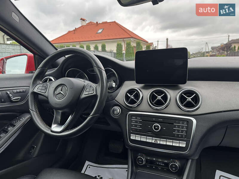 Внедорожник / Кроссовер Mercedes-Benz GLA-Class 2018 в Ровно