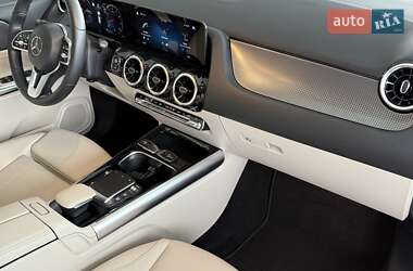 Внедорожник / Кроссовер Mercedes-Benz GLA-Class 2022 в 