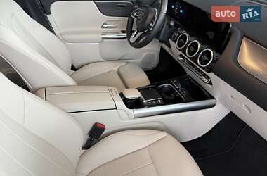 Внедорожник / Кроссовер Mercedes-Benz GLA-Class 2022 в 