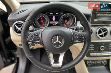 Внедорожник / Кроссовер Mercedes-Benz GLA-Class 2017 в 