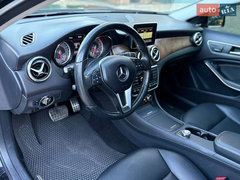 Внедорожник / Кроссовер Mercedes-Benz GLA-Class 2015 в Киеве