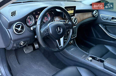 Позашляховик / Кросовер Mercedes-Benz GLA-Class 2015 в 
