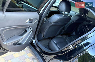 Позашляховик / Кросовер Mercedes-Benz GLA-Class 2015 в 