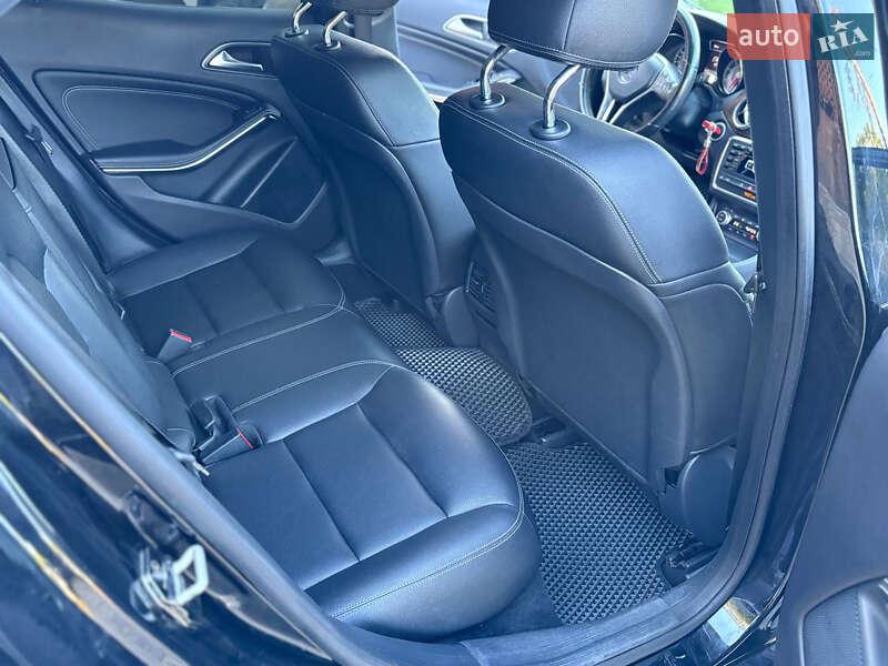 Внедорожник / Кроссовер Mercedes-Benz GLA-Class 2015 в Киеве