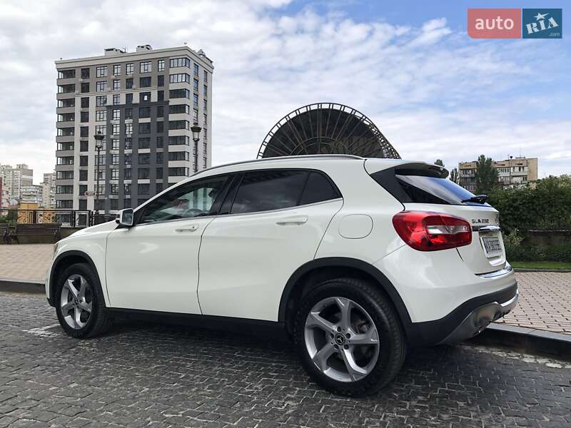 Внедорожник / Кроссовер Mercedes-Benz GLA-Class 2017 в Киеве фото 5 Внедорожник / Кроссовер Mercedes-Benz GLA-Class 2017 в Киеве