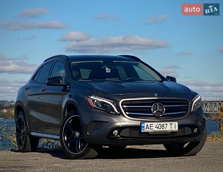 Позашляховик / Кросовер Mercedes-Benz GLA-Class 2016 в 