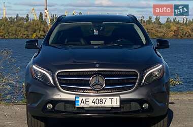 Позашляховик / Кросовер Mercedes-Benz GLA-Class 2016 в 