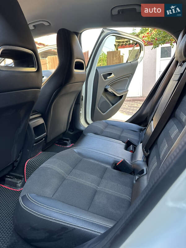 Позашляховик / Кросовер Mercedes-Benz GLA-Class 2017 в П'ятихатках