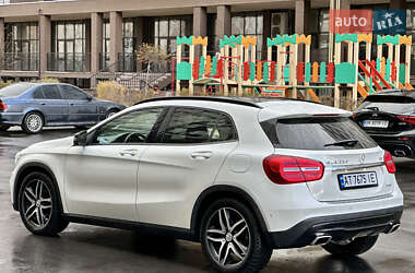 Позашляховик / Кросовер Mercedes-Benz GLA-Class 2015 в 