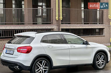 Позашляховик / Кросовер Mercedes-Benz GLA-Class 2015 в 