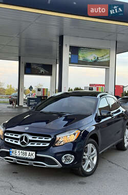 Позашляховик / Кросовер Mercedes-Benz GLA-Class 2017 в 