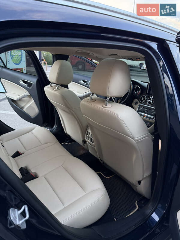 Внедорожник / Кроссовер Mercedes-Benz GLA-Class 2017 в Днепре