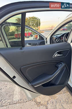 Позашляховик / Кросовер Mercedes-Benz GLA-Class 2016 в 