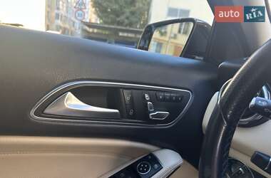 Позашляховик / Кросовер Mercedes-Benz GLA-Class 2018 в 