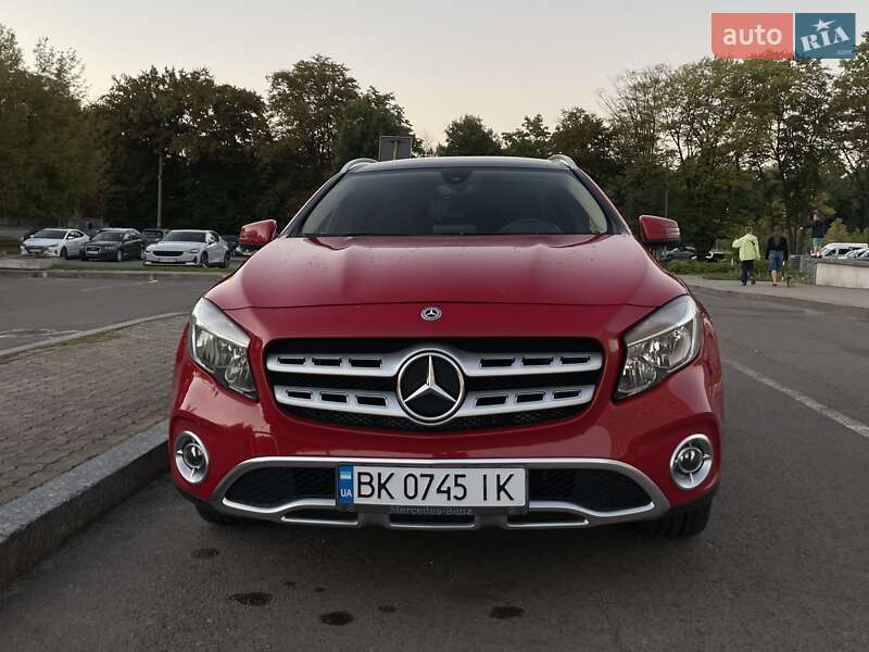 Внедорожник / Кроссовер Mercedes-Benz GLA-Class 2018 в Львове
