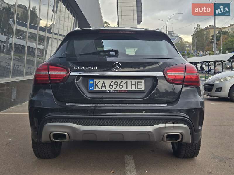 Внедорожник / Кроссовер Mercedes-Benz GLA-Class 2015 в Киеве
