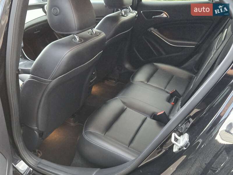 Внедорожник / Кроссовер Mercedes-Benz GLA-Class 2015 в Киеве