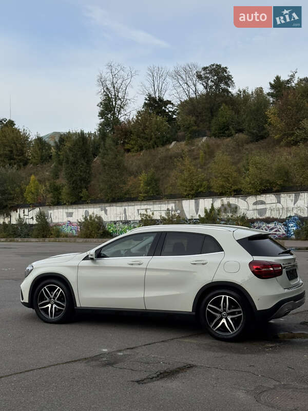 Внедорожник / Кроссовер Mercedes-Benz GLA-Class 2017 в Киеве фото 5 Внедорожник / Кроссовер Mercedes-Benz GLA-Class 2017 в Киеве