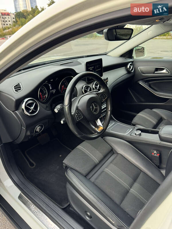Внедорожник / Кроссовер Mercedes-Benz GLA-Class 2017 в Киеве фото 16 Внедорожник / Кроссовер Mercedes-Benz GLA-Class 2017 в Киеве