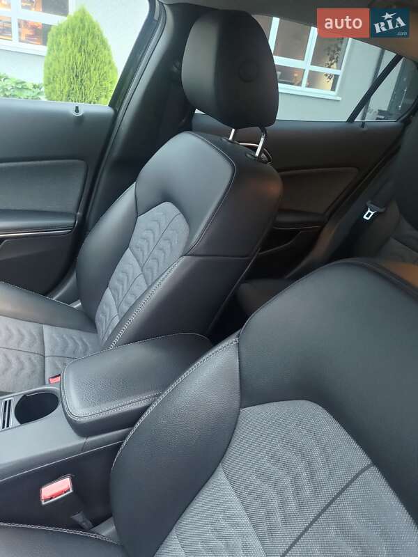 Внедорожник / Кроссовер Mercedes-Benz GLA-Class 2017 в Черновцах