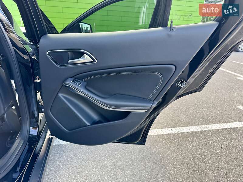 Внедорожник / Кроссовер Mercedes-Benz GLA-Class 2016 в Киеве фото 41 Внедорожник / Кроссовер Mercedes-Benz GLA-Class 2016 в Киеве