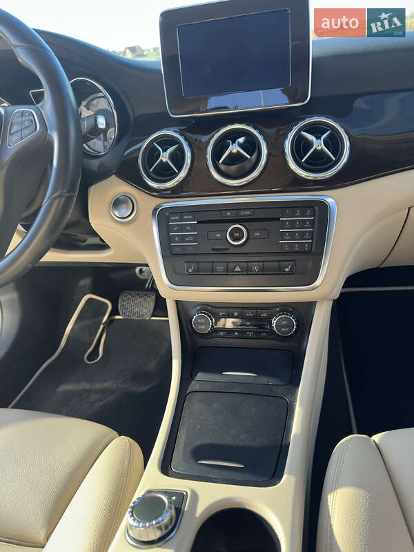 Позашляховик / Кросовер Mercedes-Benz GLA-Class 2015 в Тернополі