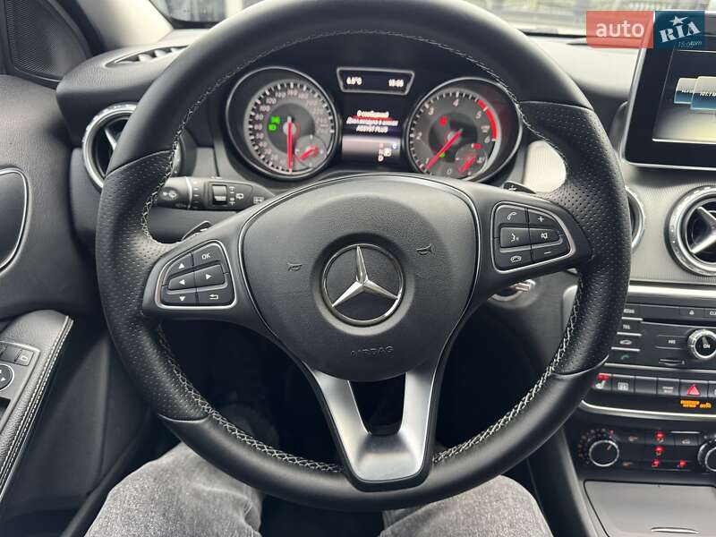 Внедорожник / Кроссовер Mercedes-Benz GLA-Class 2016 в Тернополе