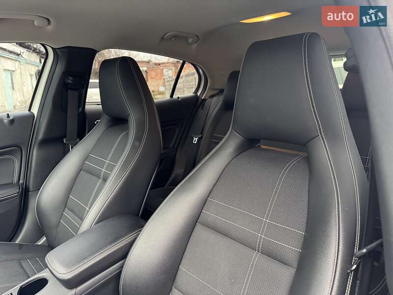 Внедорожник / Кроссовер Mercedes-Benz GLA-Class 2016 в Тернополе