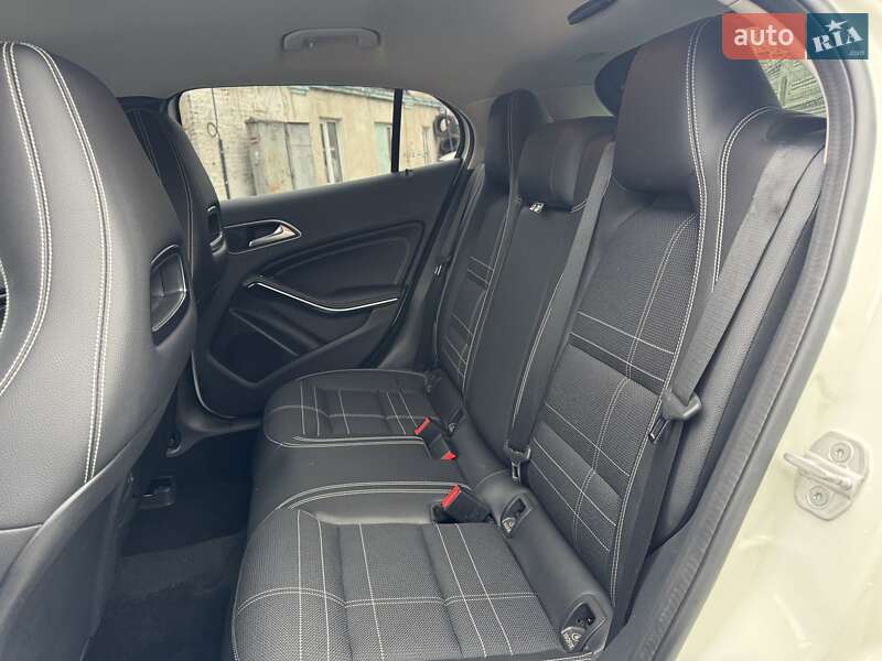 Внедорожник / Кроссовер Mercedes-Benz GLA-Class 2016 в Тернополе