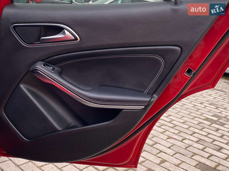 Позашляховик / Кросовер Mercedes-Benz GLA-Class 2018 в Рівному