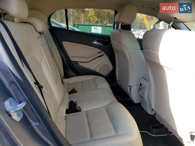 Позашляховик / Кросовер Mercedes-Benz GLA-Class 2015 в Львові фото 10 Позашляховик / Кросовер Mercedes-Benz GLA-Class 2015 в Львові