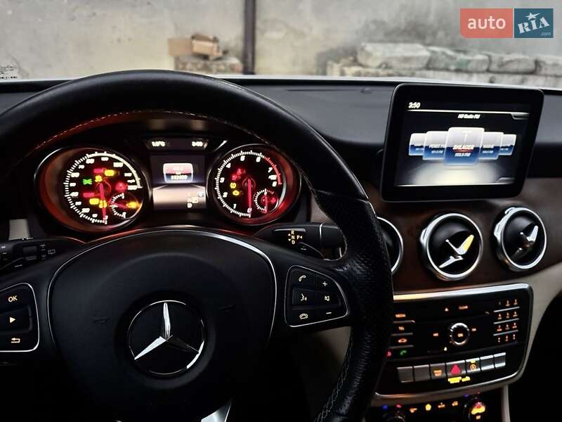 Позашляховик / Кросовер Mercedes-Benz GLA-Class 2018 в Харкові фото 6 Позашляховик / Кросовер Mercedes-Benz GLA-Class 2018 в Харкові