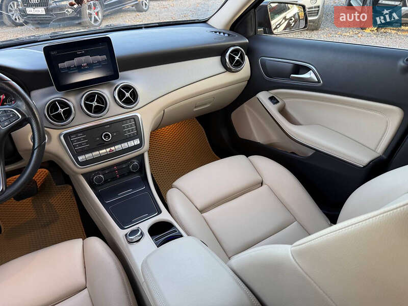 Позашляховик / Кросовер Mercedes-Benz GLA-Class 2017 в Стрию