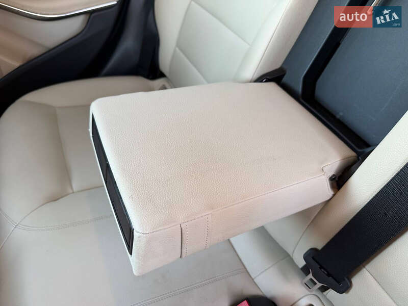 Позашляховик / Кросовер Mercedes-Benz GLA-Class 2017 в Стрию