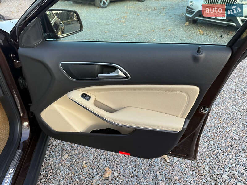 Позашляховик / Кросовер Mercedes-Benz GLA-Class 2017 в Стрию