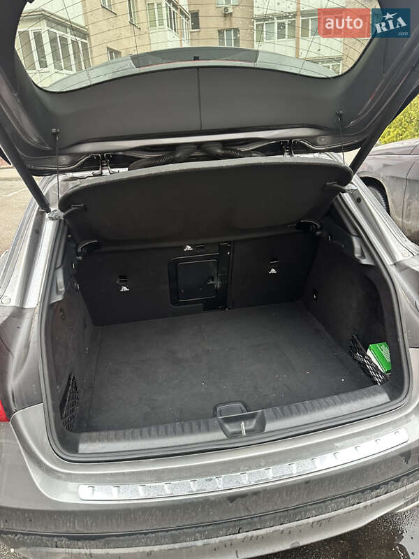 Внедорожник / Кроссовер Mercedes-Benz GLA-Class 2015 в Киеве